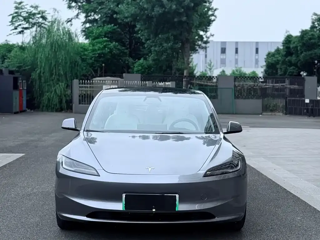 Tesla Model 3 — фото 5