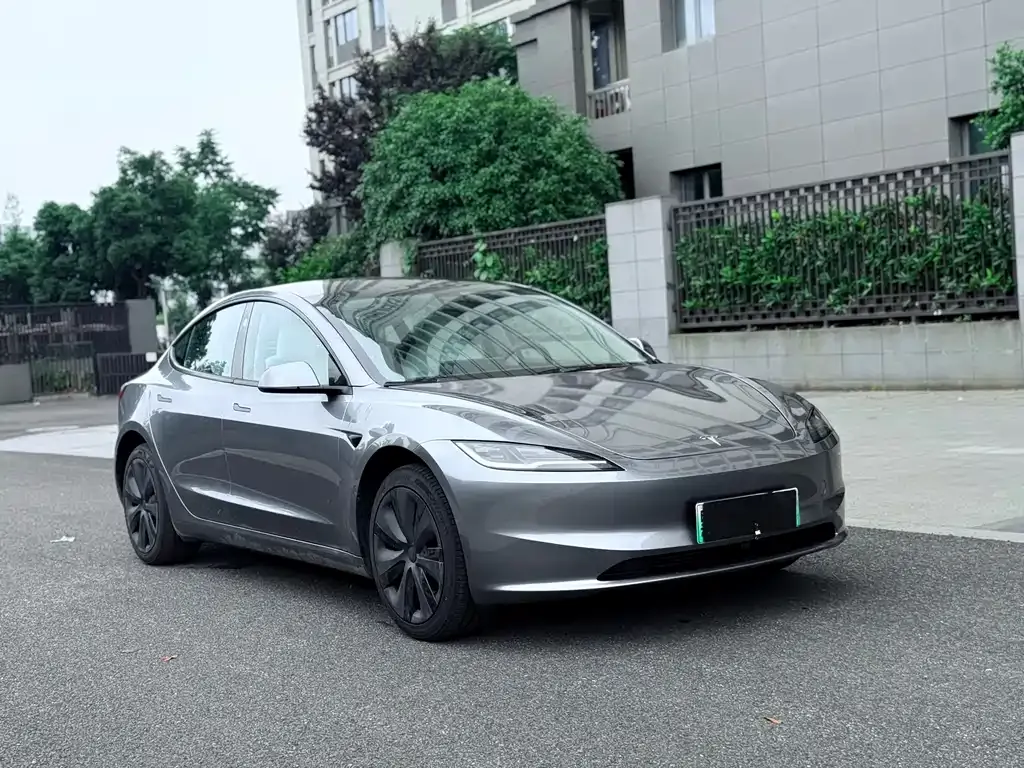 Tesla Model 3 — фото 4