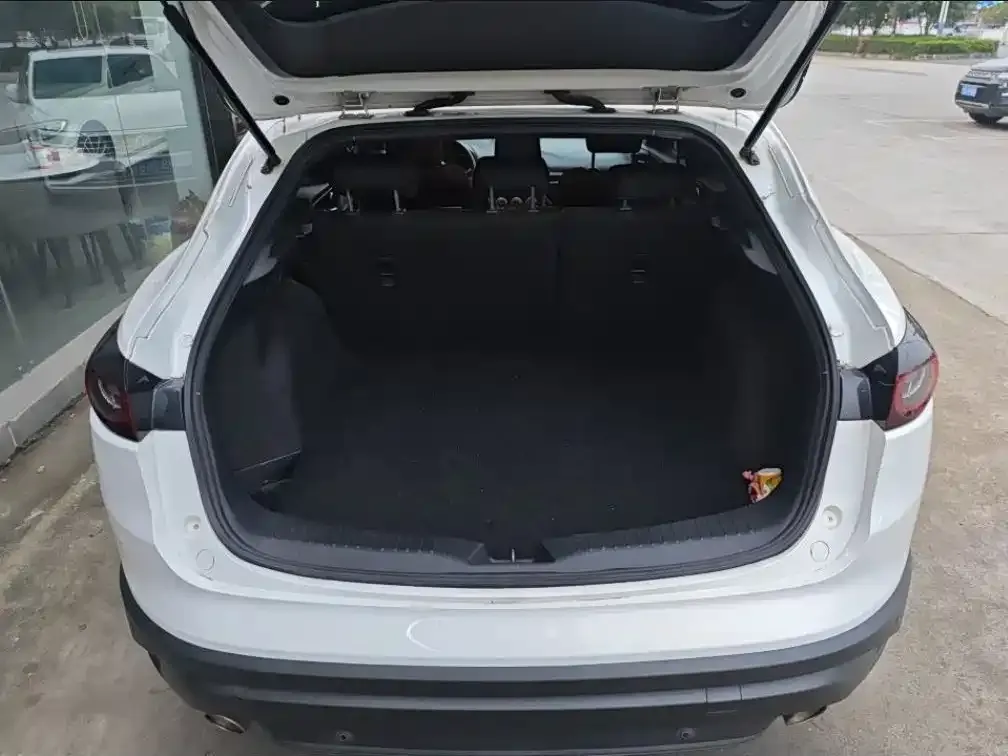 Mazda CX-4 2023 из CN, фото 2