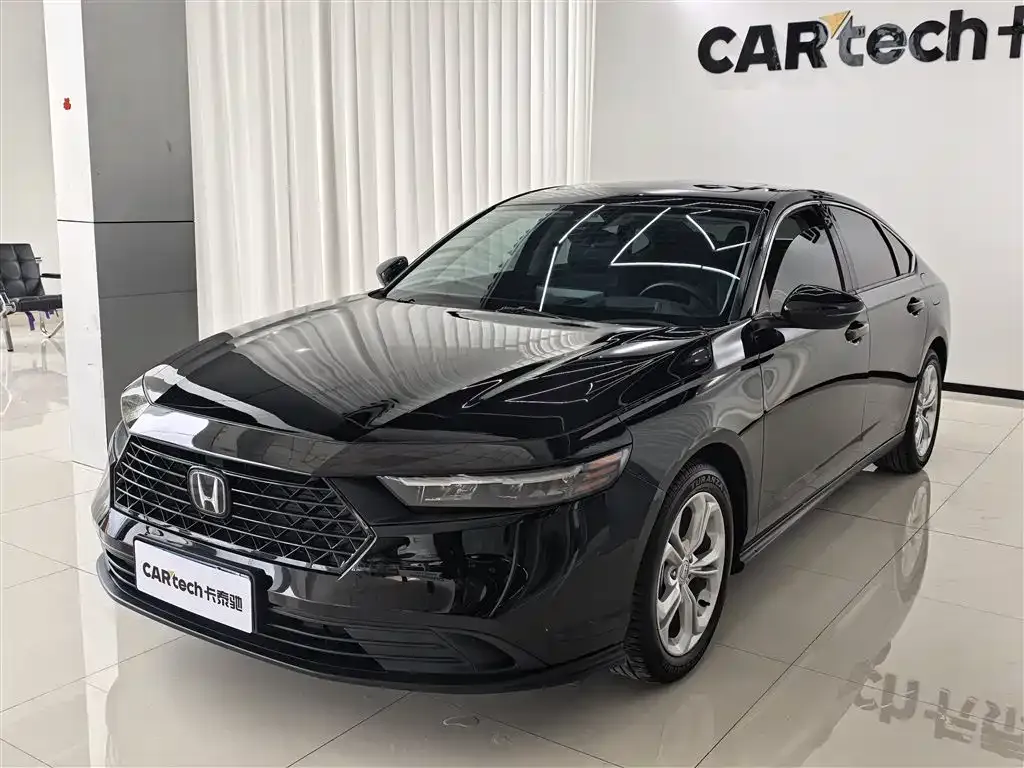 Honda Accord — фото 1