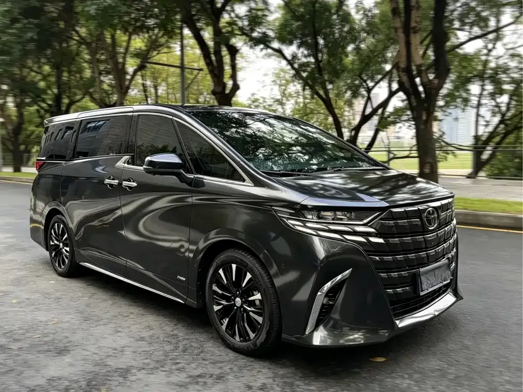 Toyota Alphard — фото 5
