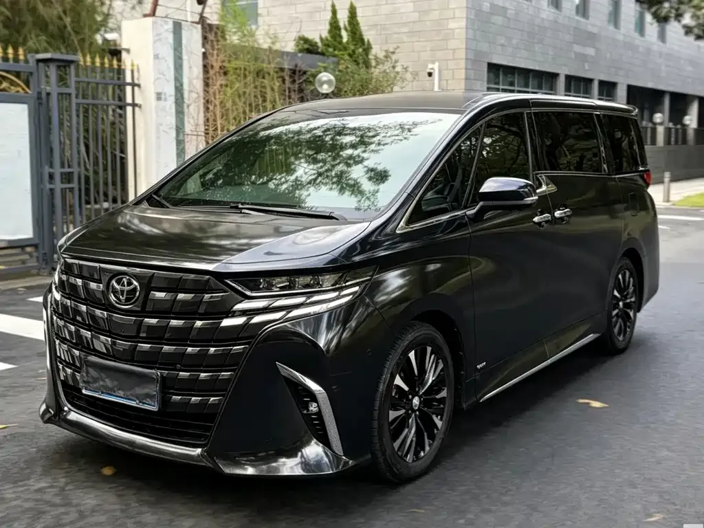 Toyota Alphard — фото 7
