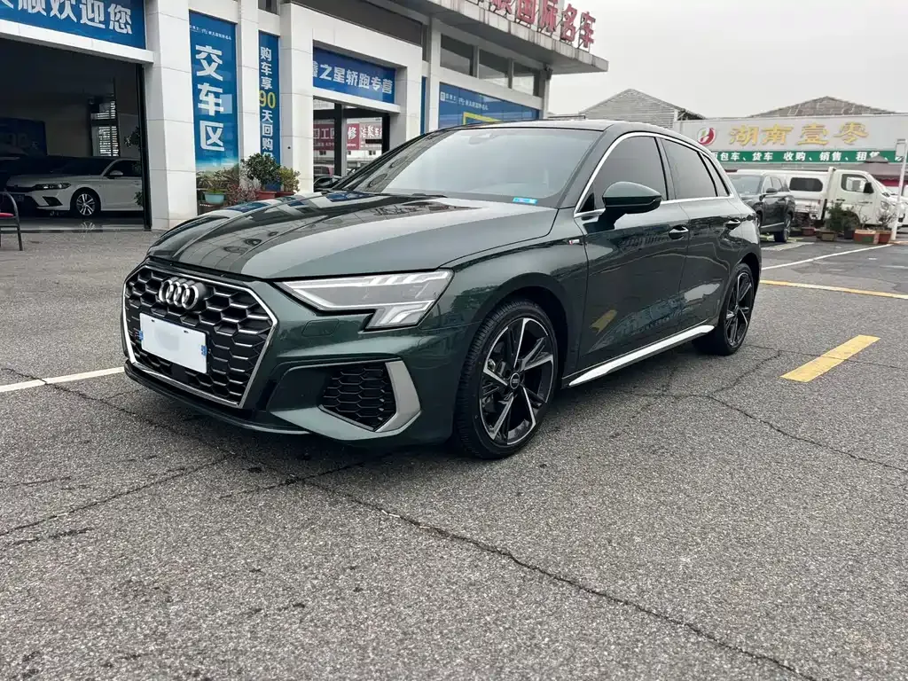 Audi A3 — фото 1