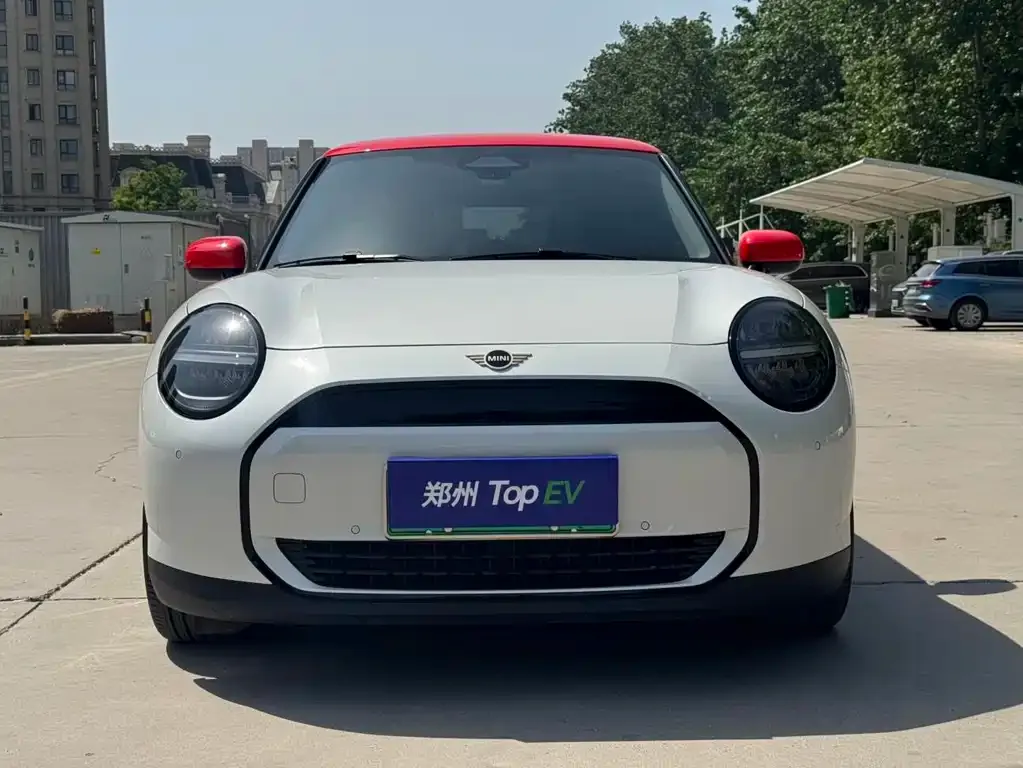 MINI Cooper EV 2024 из CN, фото 2