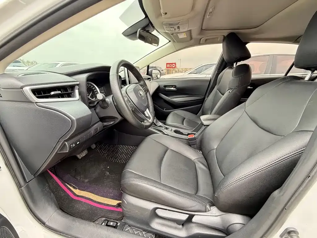 Toyota Corolla — фото 10
