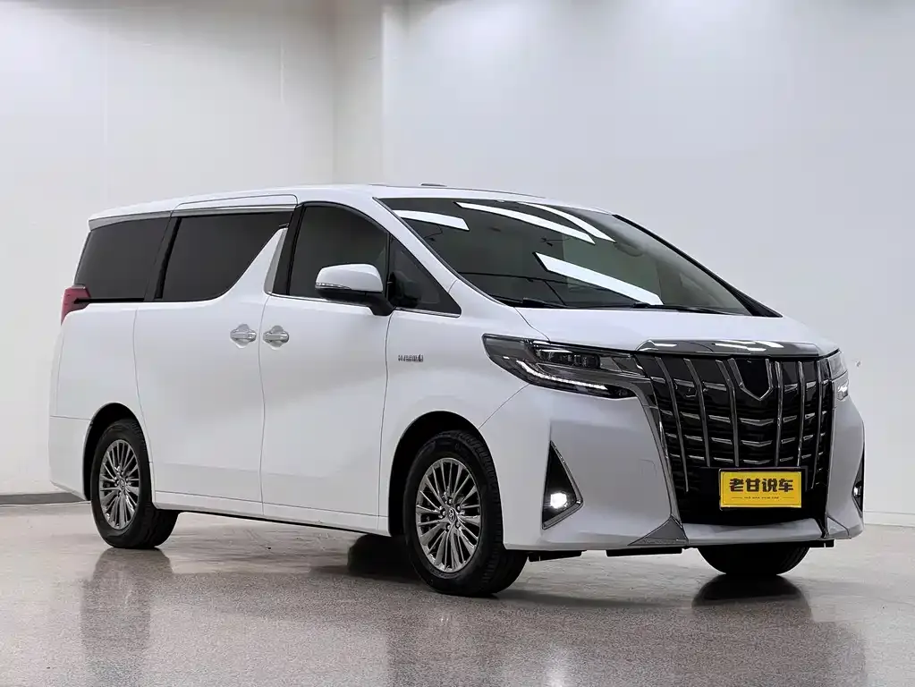 Toyota Alphard — фото 9