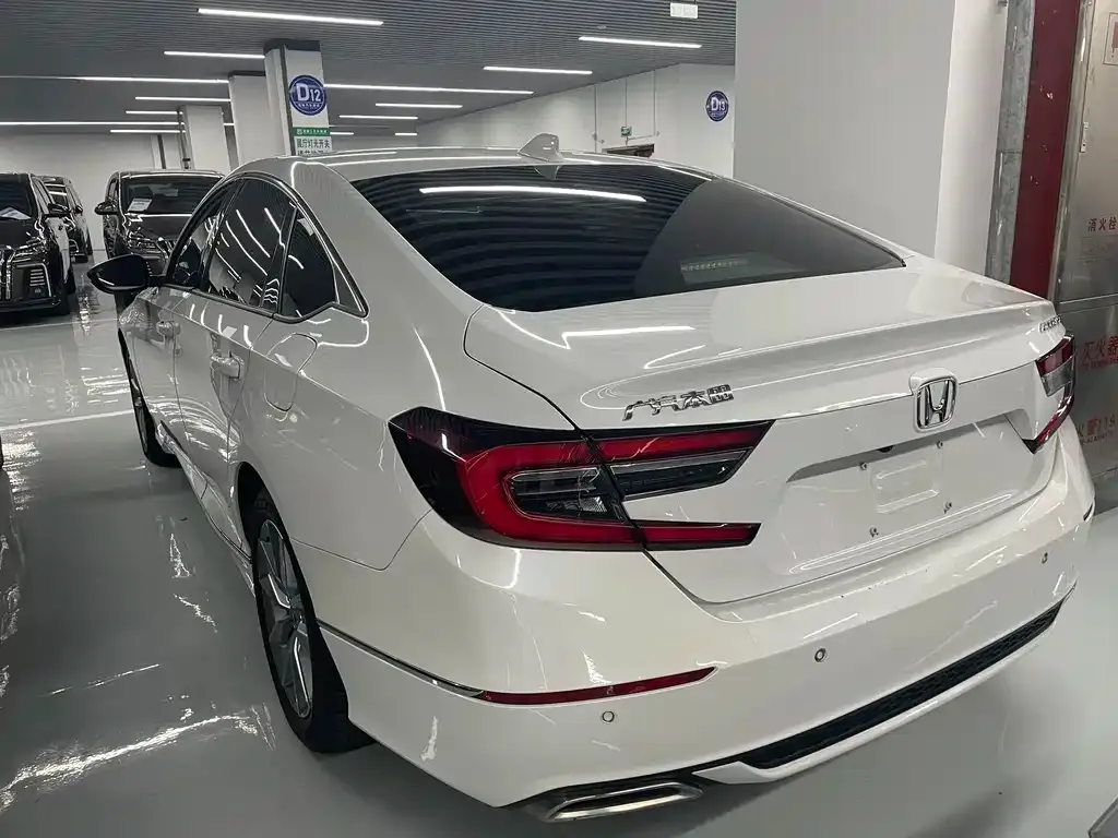 Honda Accord — фото 6