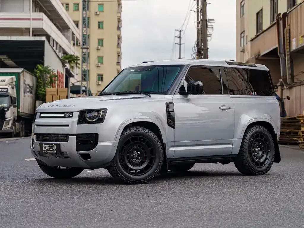 Land Rover Defender — фото 1
