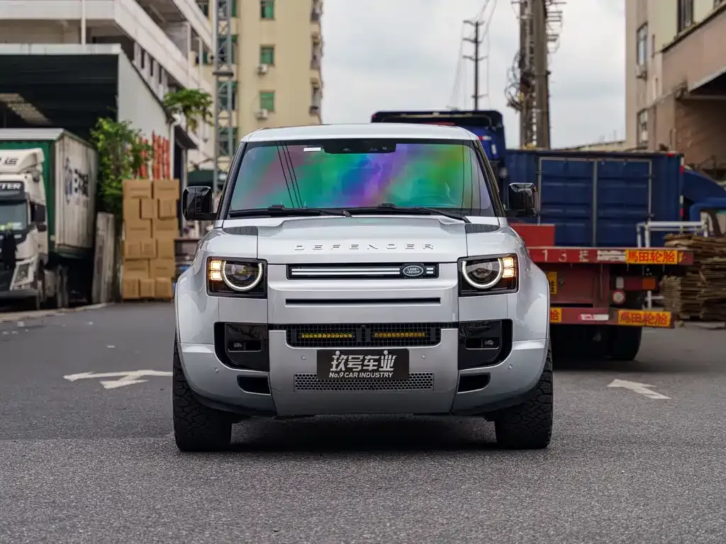 Land Rover Defender — фото 9