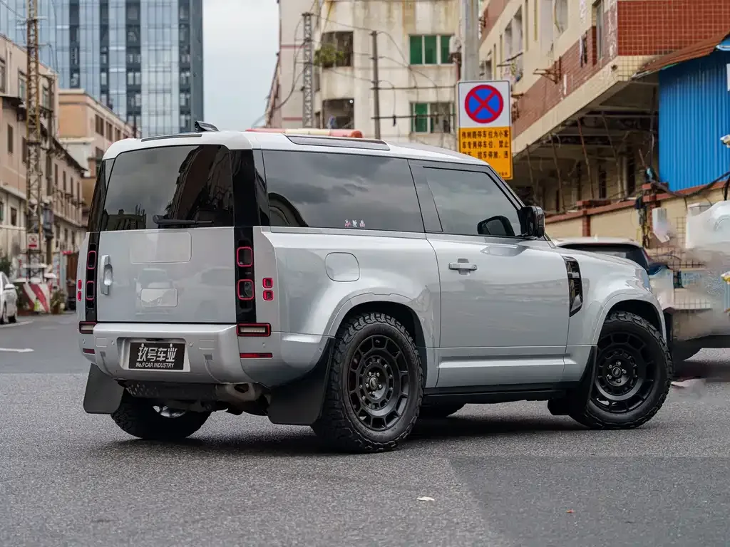Land Rover Defender — фото 10