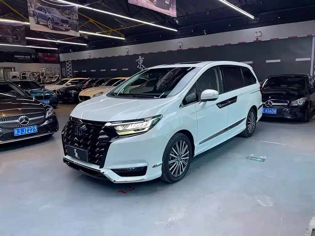 Honda Elysion 2022 из CN, фото 1