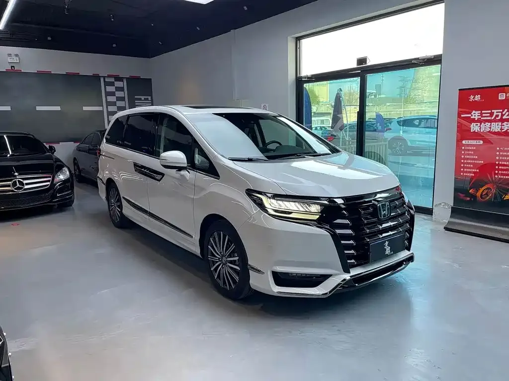 Honda Elysion 2022 из CN, фото 3
