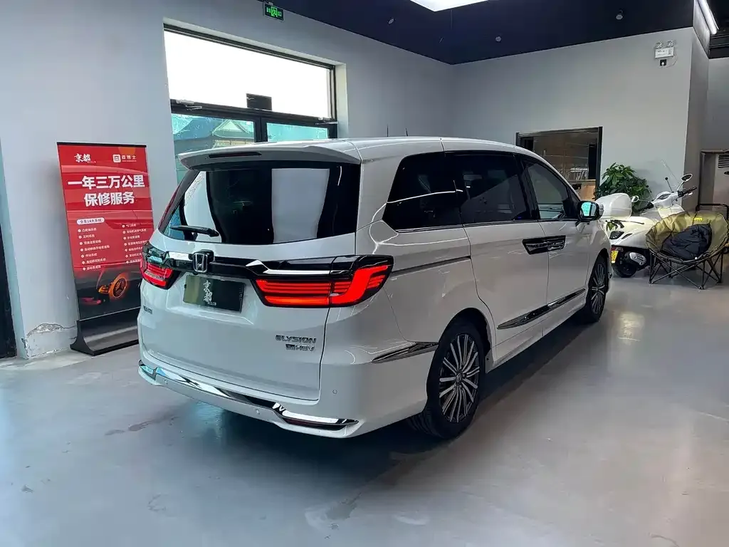 Honda Elysion 2022 из CN, фото 2