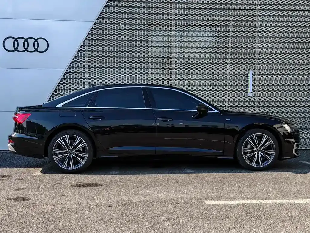 Audi A6L — фото 9