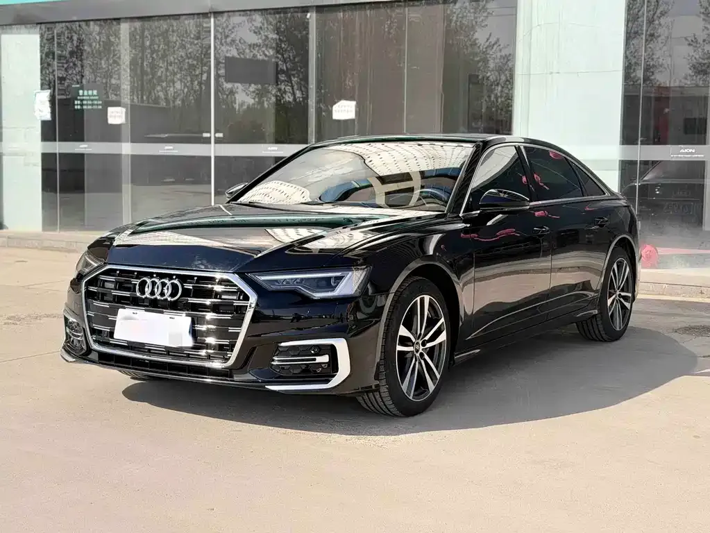Audi A6L — фото 1