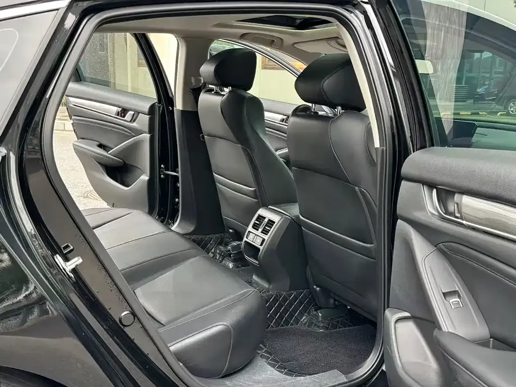 Honda Accord 2022 из CN, фото 10