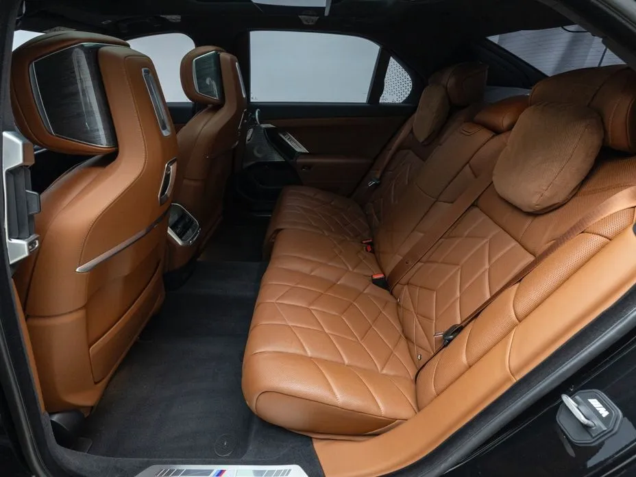 BMW i7 2023 из KR, фото 7