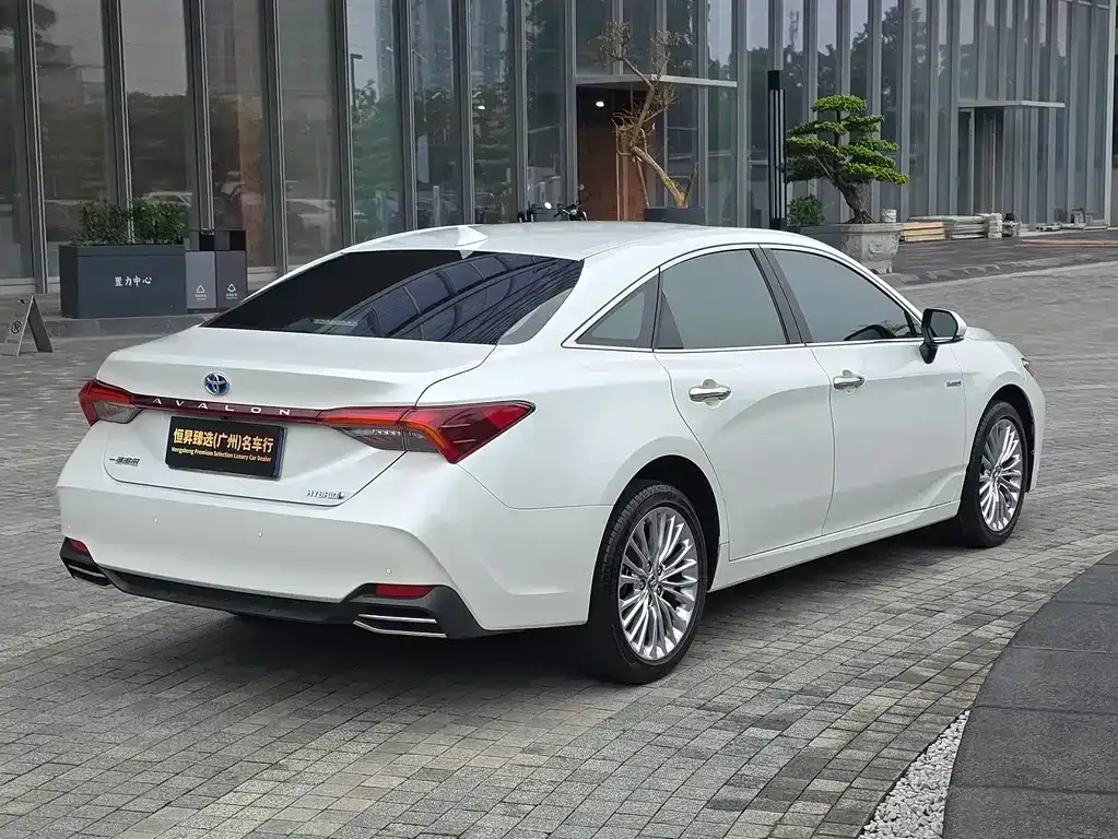 Toyota Avalon — фото 10