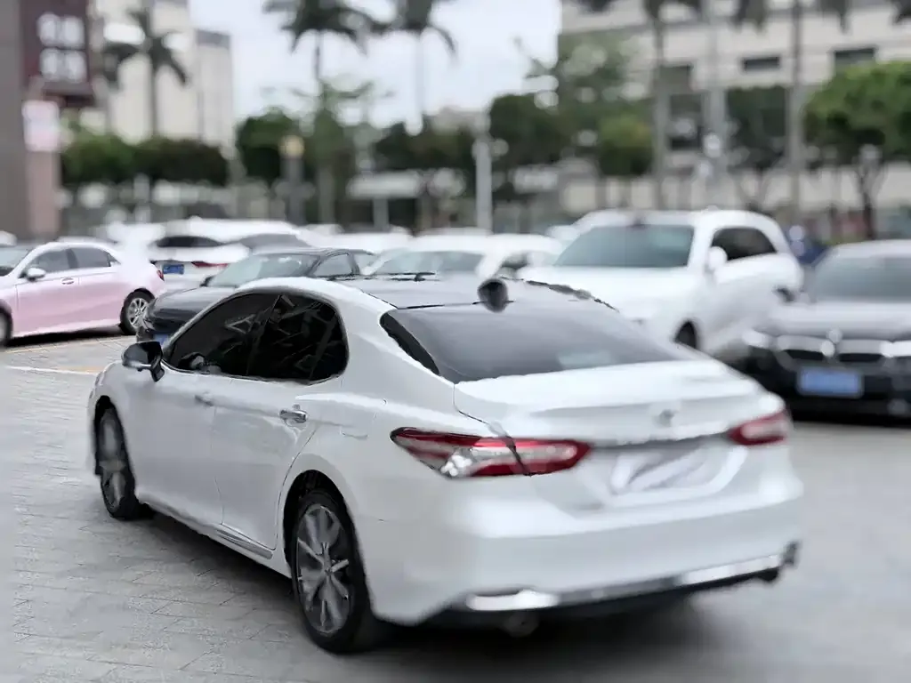 Toyota Camry 2024 из CN, фото 2