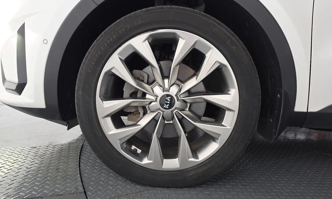 Kia Sorento — фото 8