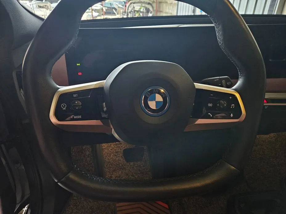 BMW iX 2023 из KR, фото 2