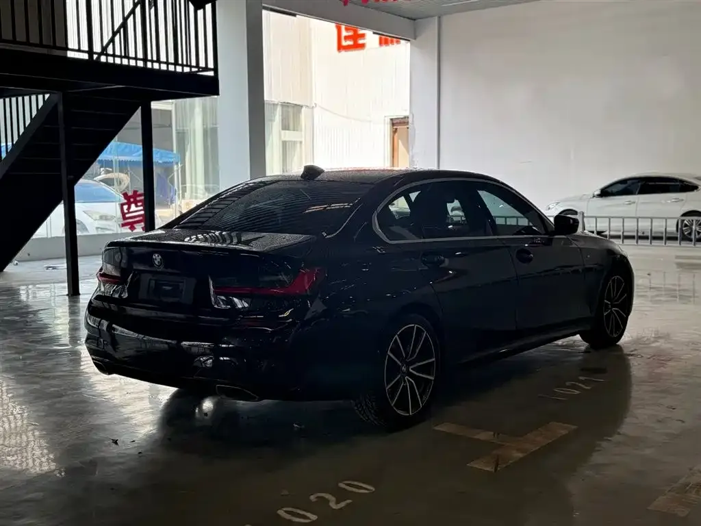 BMW 3 Series 2021 из CN, фото 2