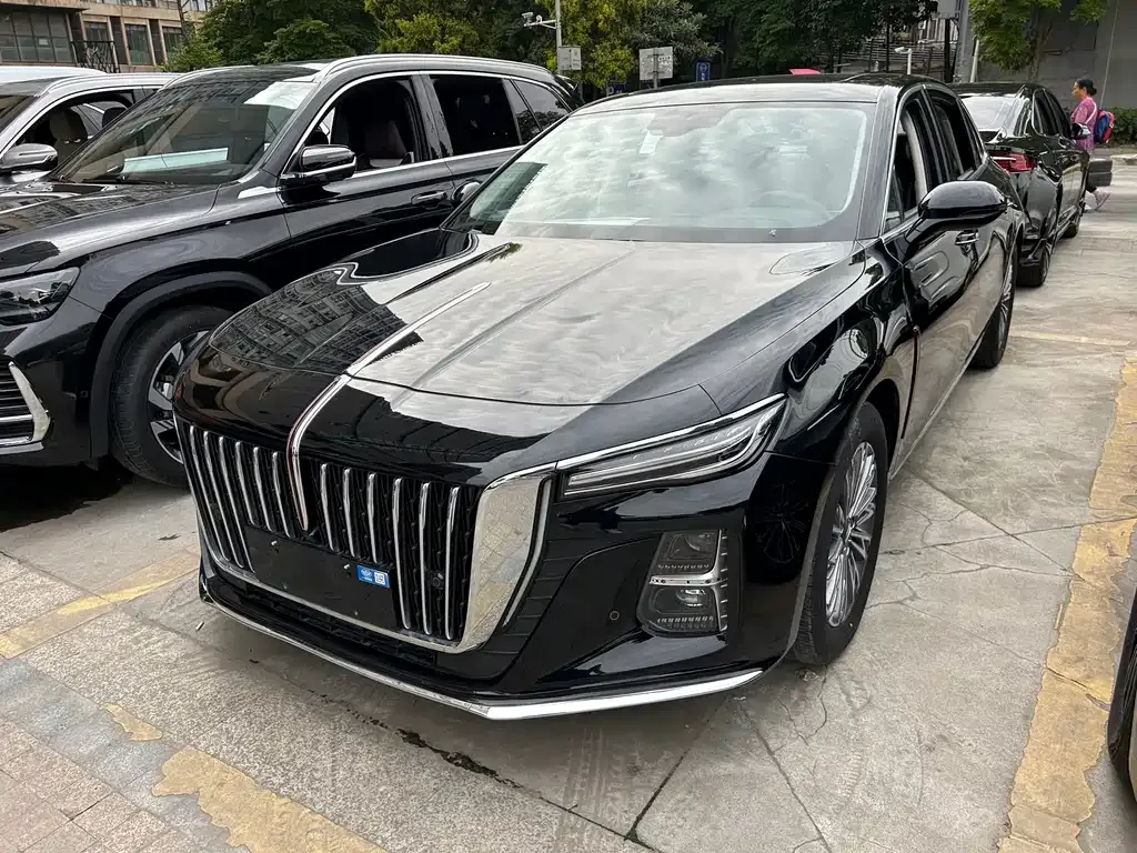 Hongqi H5 — фото 1
