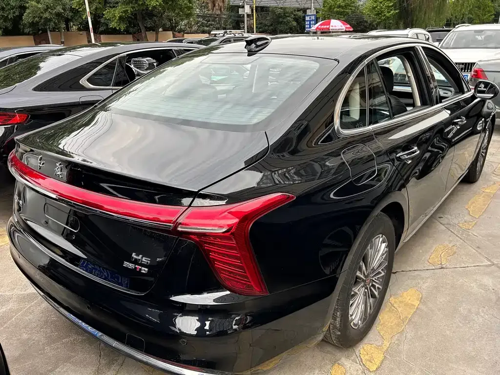 Hongqi H5 — фото 3