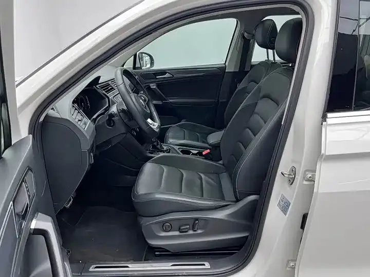 Volkswagen Tiguan L 2021 из CN, фото 3