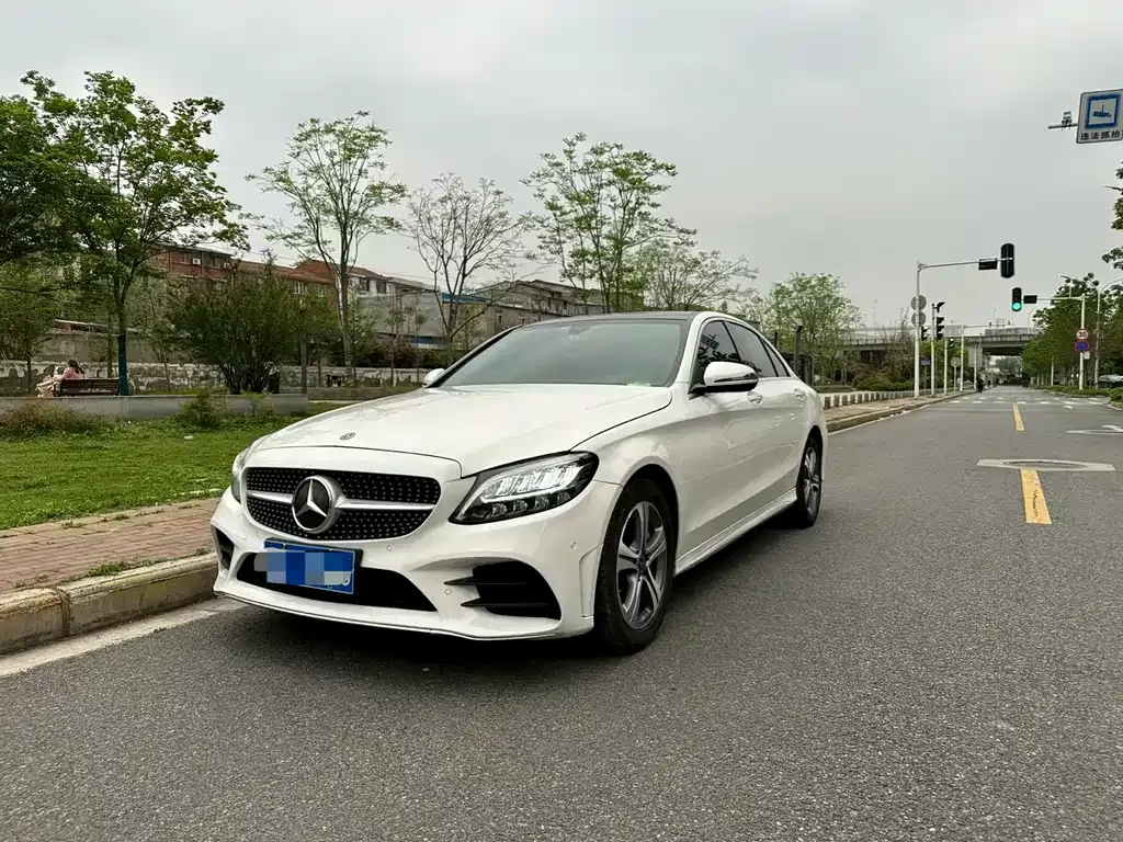 Mercedes-Benz C-Class — фото 1