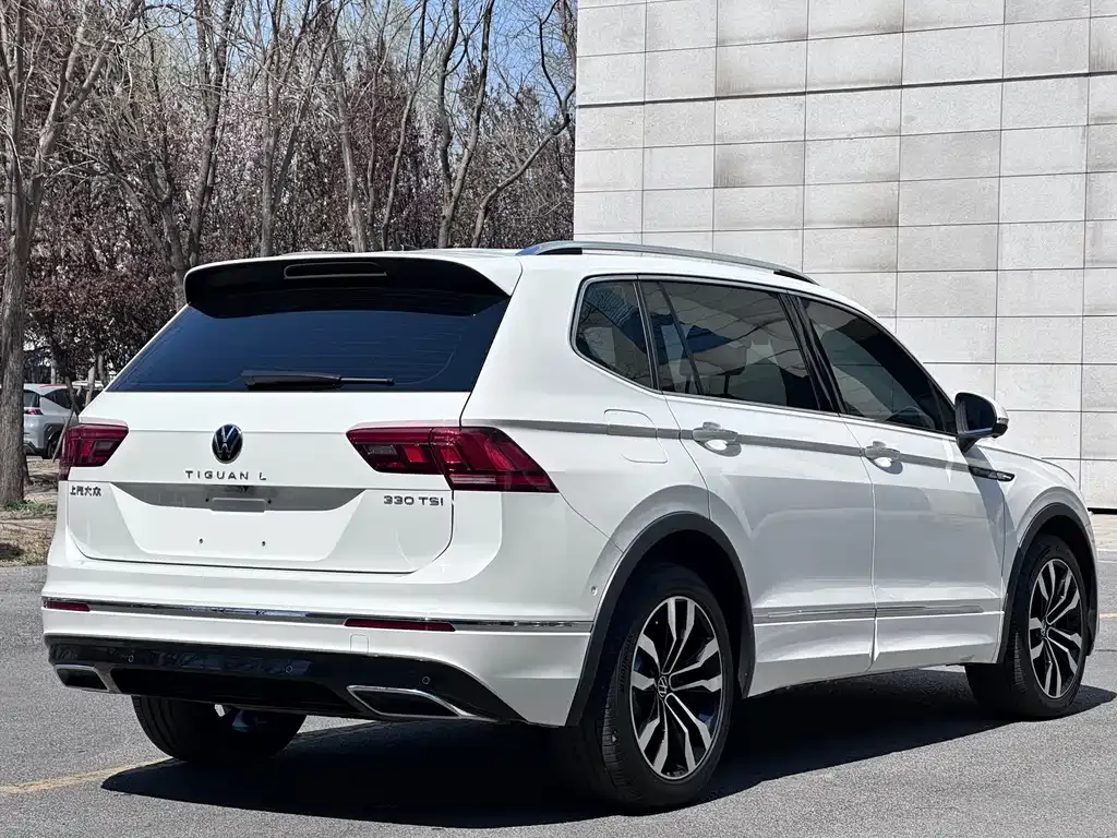 Volkswagen Tiguan L — фото 9