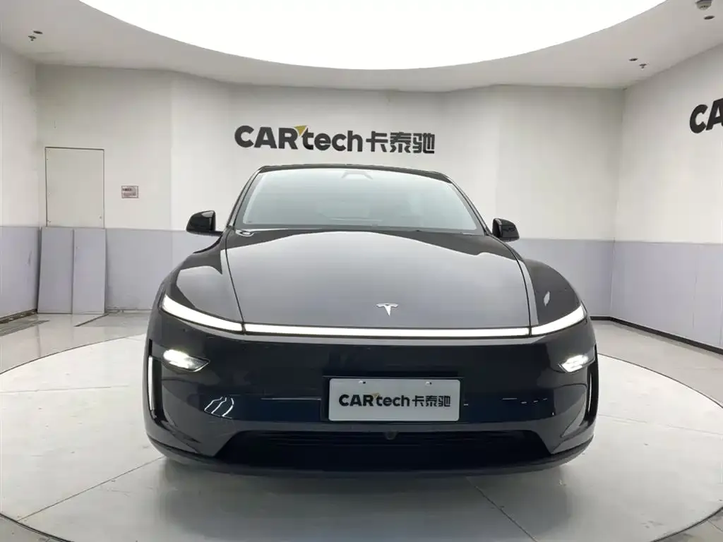 Tesla Model Y 2025 из CN, фото 3