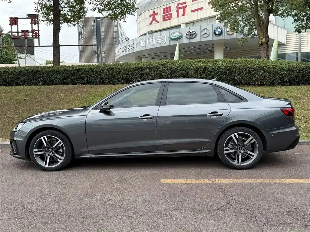 Audi A4L — фото 5