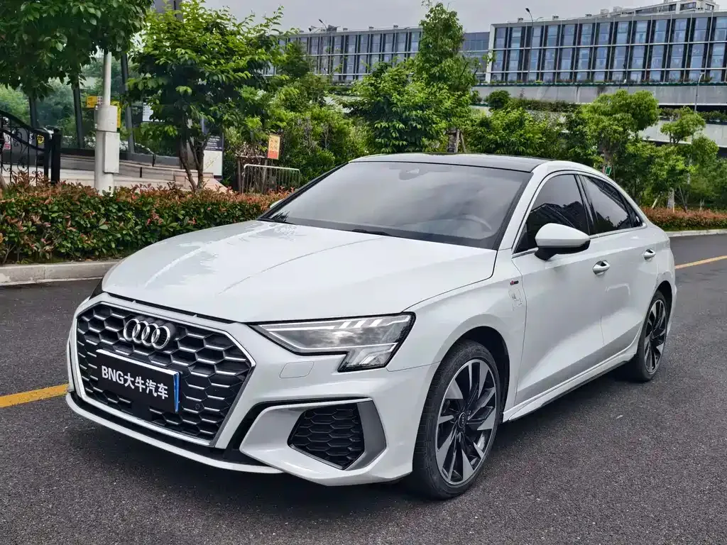 Audi A3 — фото 1