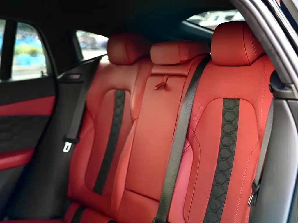 BMW X6 M 2022 из CN, фото 4