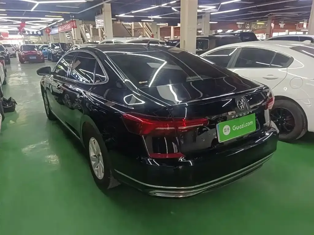Volkswagen Passat — фото 7