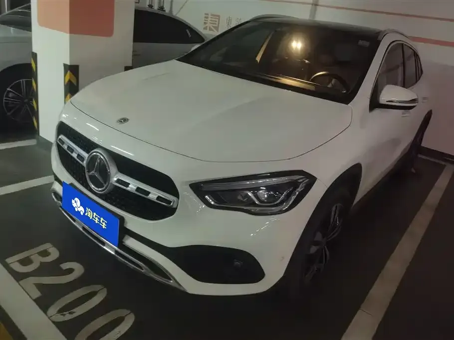 Mercedes-Benz GLA — фото 1