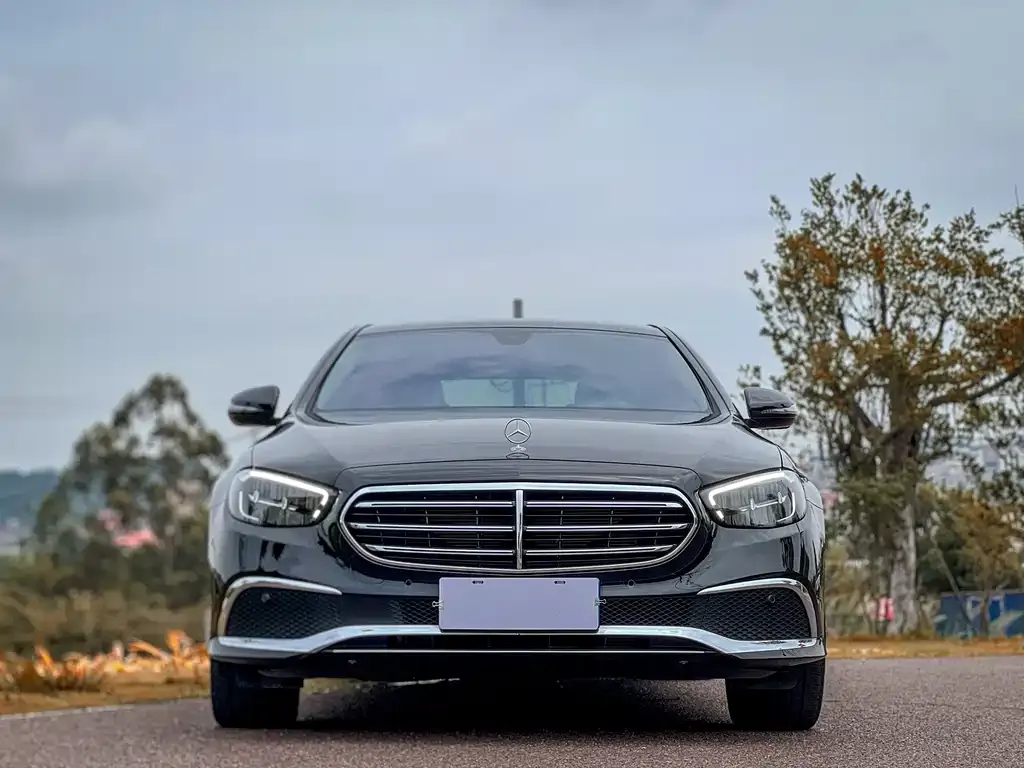 Mercedes-Benz E-Class — фото 3
