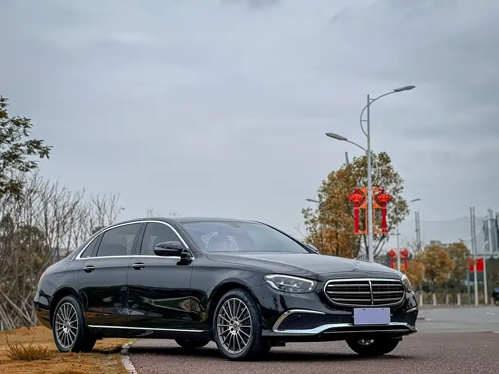 Mercedes-Benz E-Class — фото 4