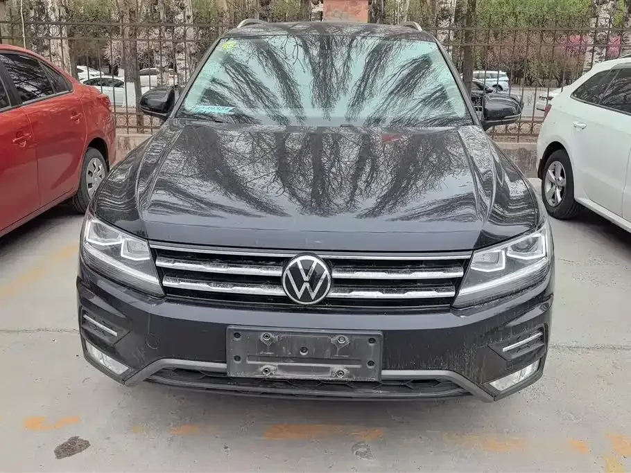 Volkswagen Tiguan L — фото 9