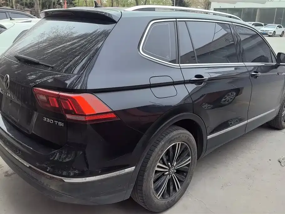 Volkswagen Tiguan L — фото 8