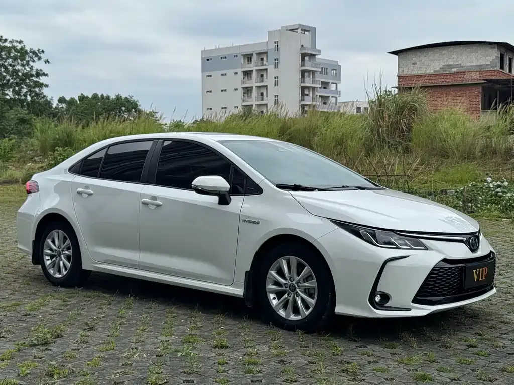 Toyota Corolla — фото 9