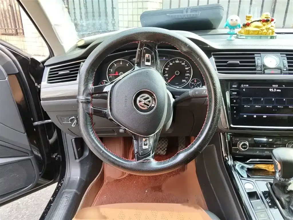 Volkswagen Phideon — фото 6