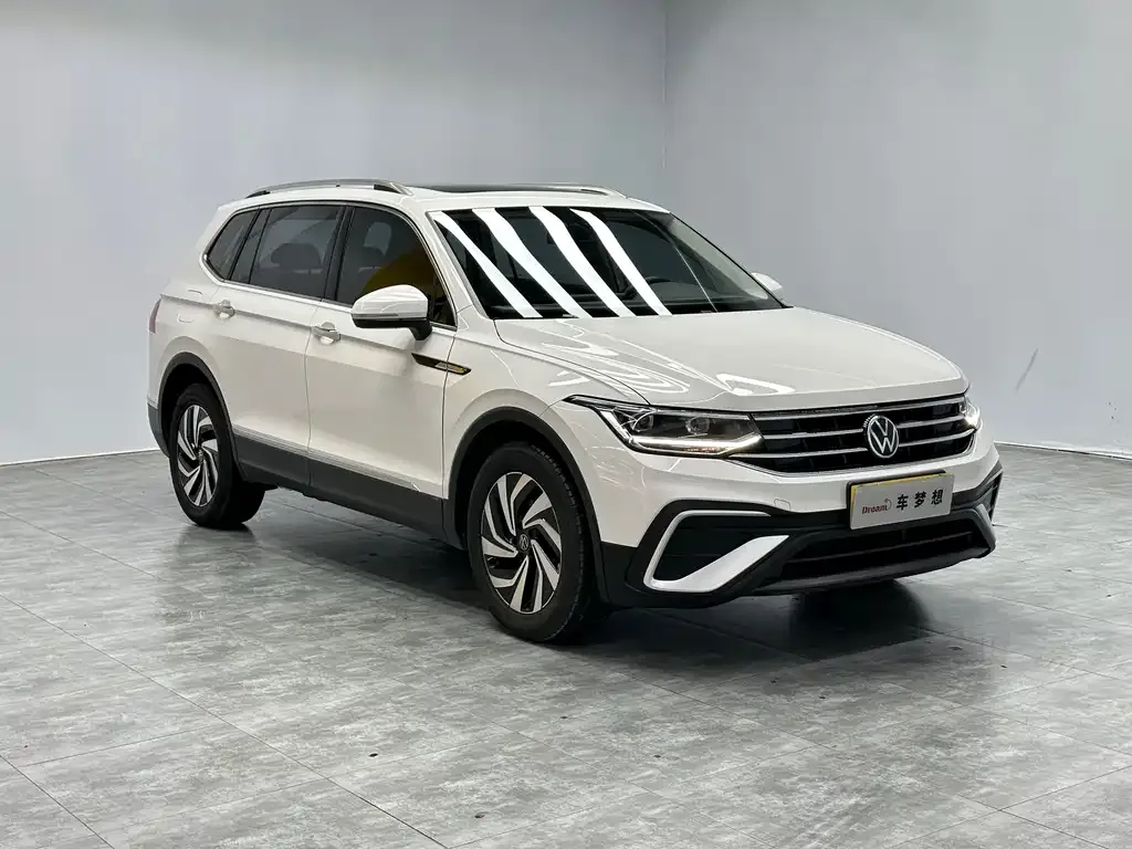Volkswagen Tiguan L — фото 4