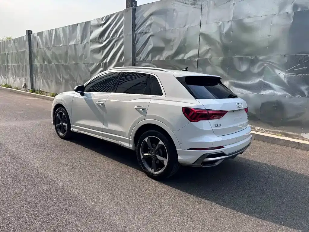 Audi Q3 — фото 10