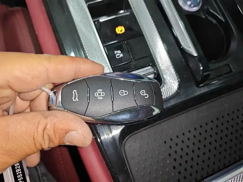 Hongqi H5 PHEV 2025 из CN, фото 7