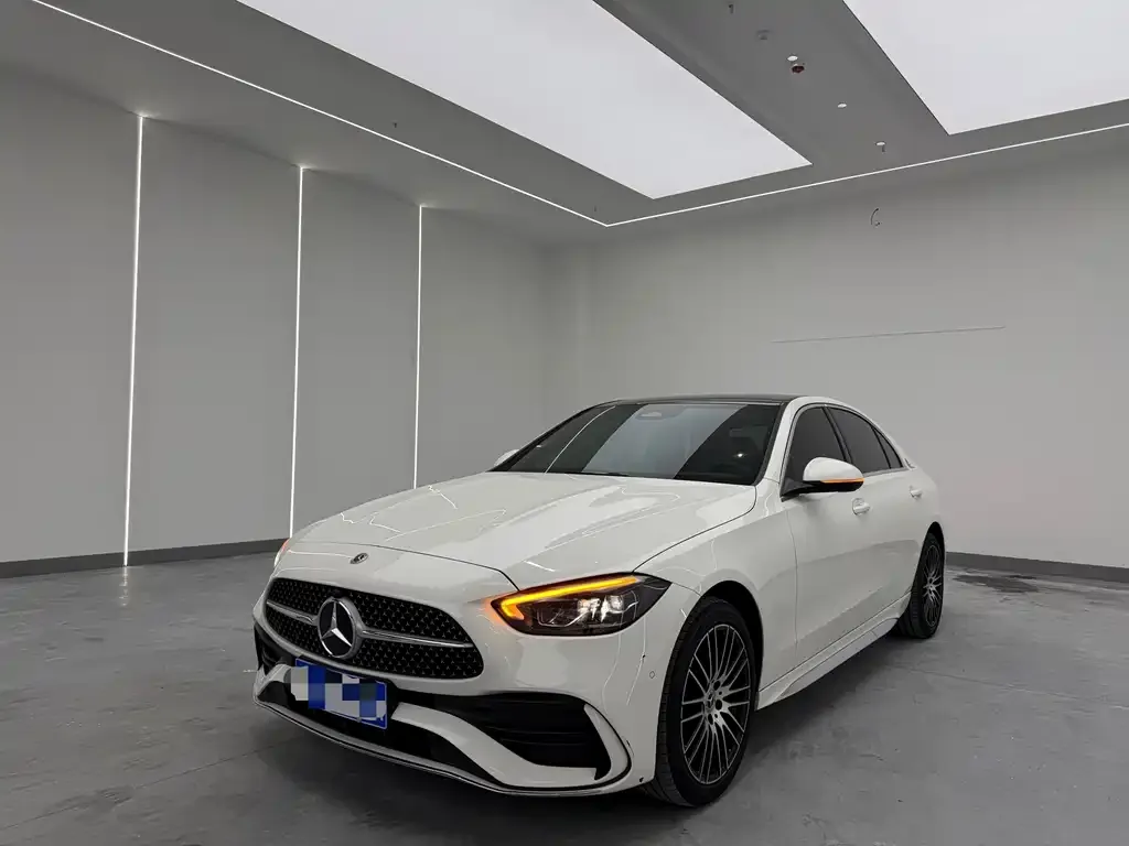Mercedes-Benz C-Class — фото 1