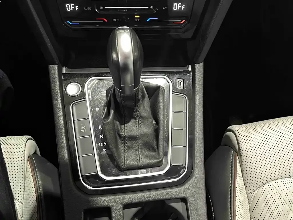 Volkswagen Magotan 2023 из CN, фото 2