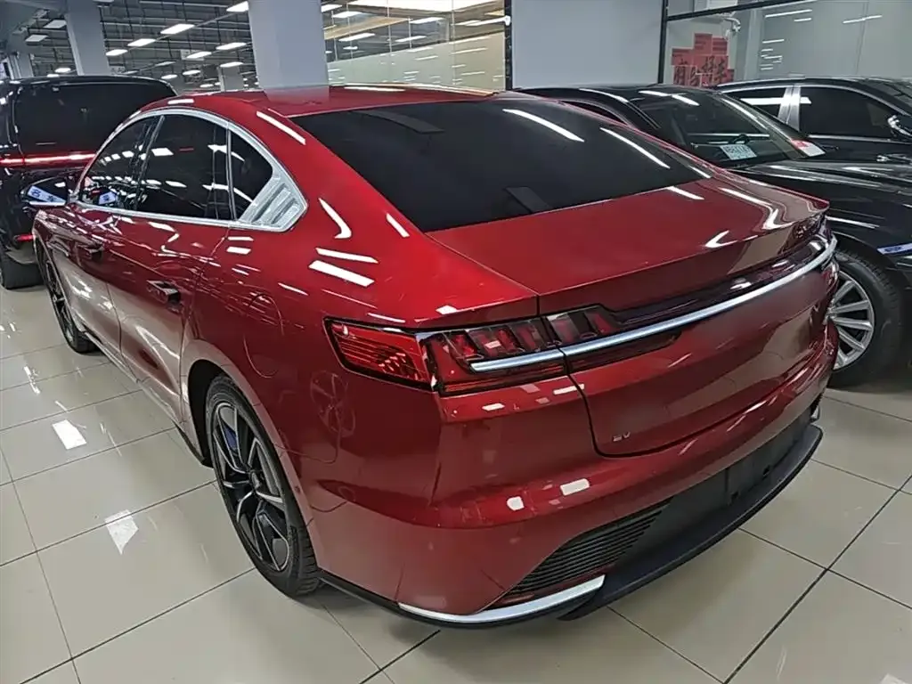 BYD Han — фото 10