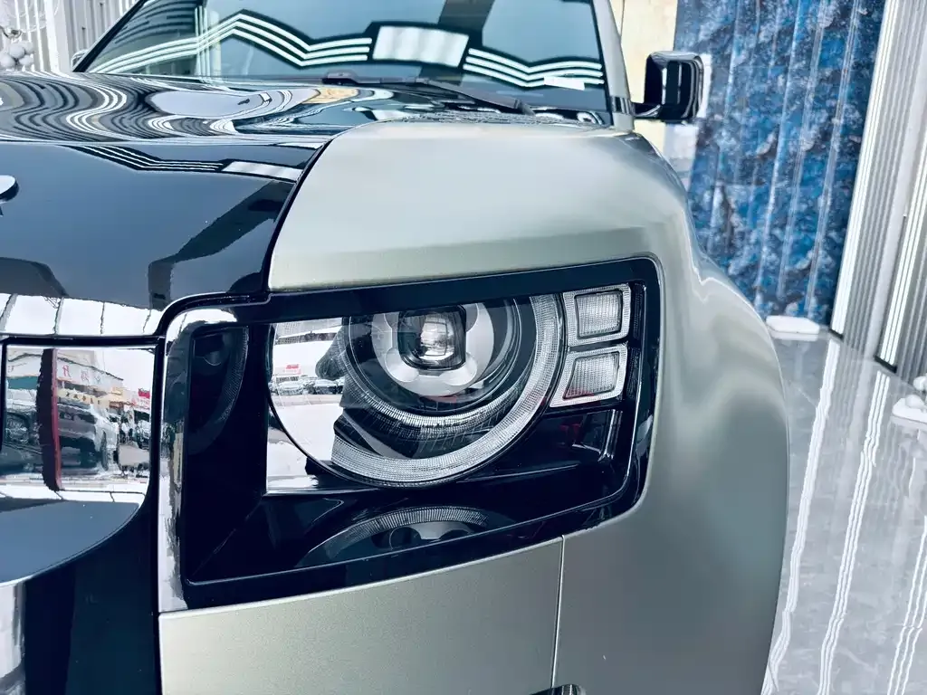 Land Rover Defender — фото 6